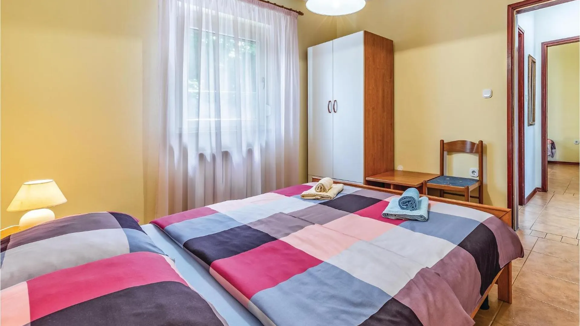 2 Bedroom Amazing Home In Πόρετς Κροατία