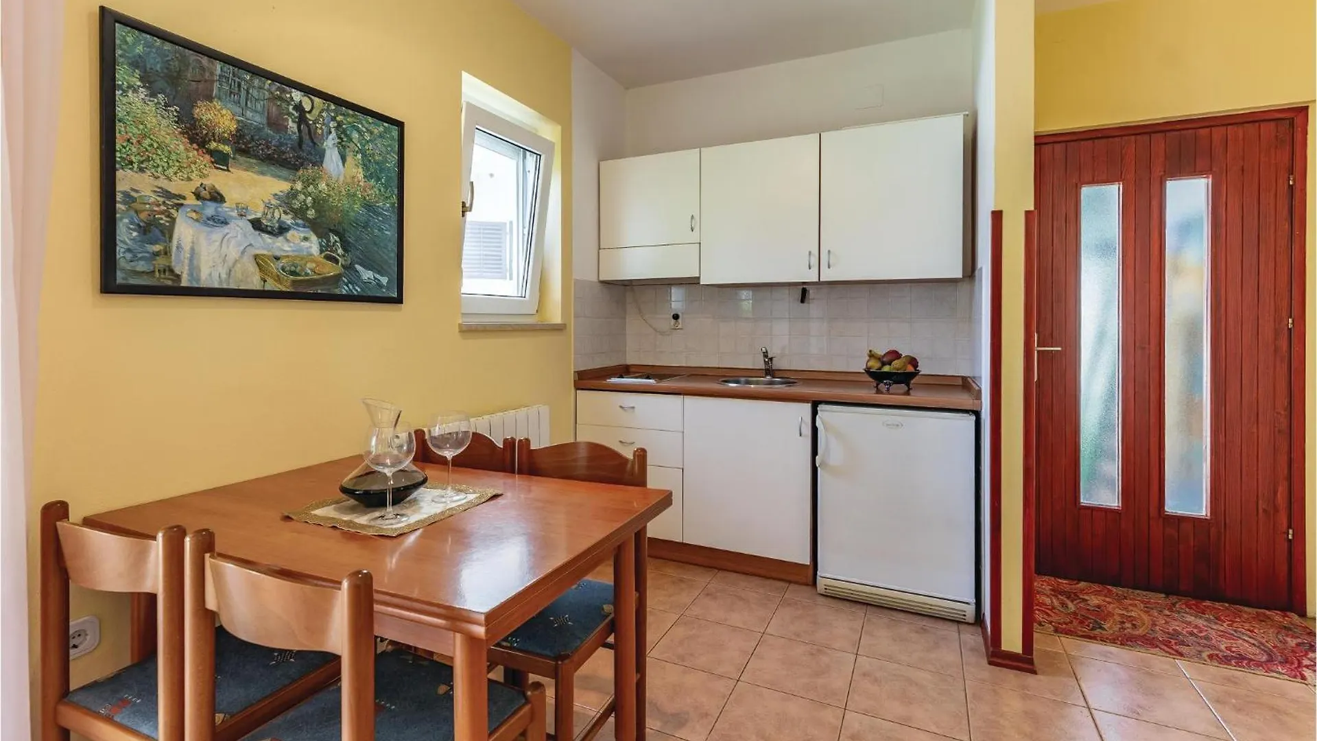 2 Bedroom Amazing Home In Πόρετς Σπίτι διακοπών